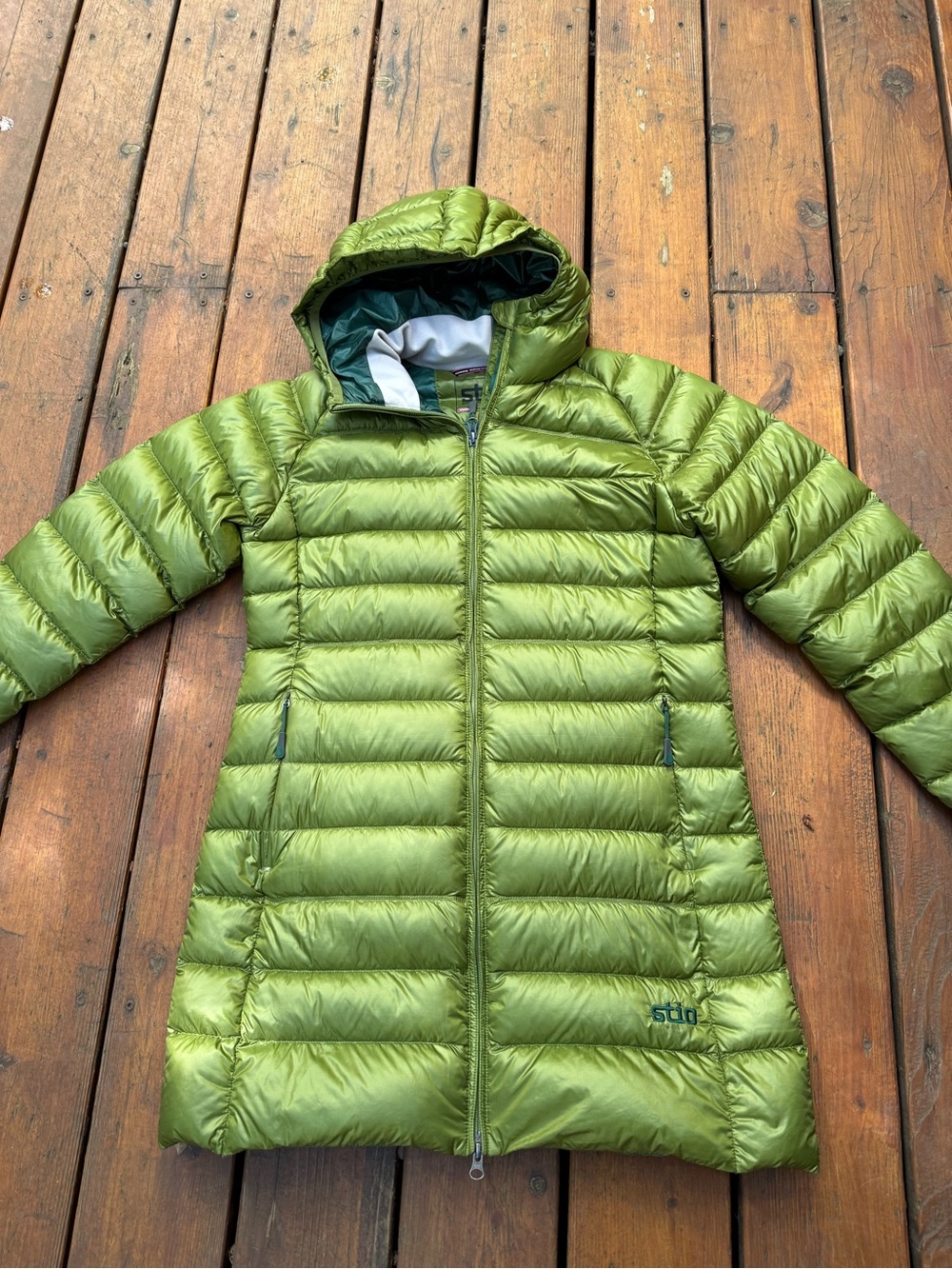 Stio Women's Hometown Hooded Parka in Autumn Green - Picture 2 of 8